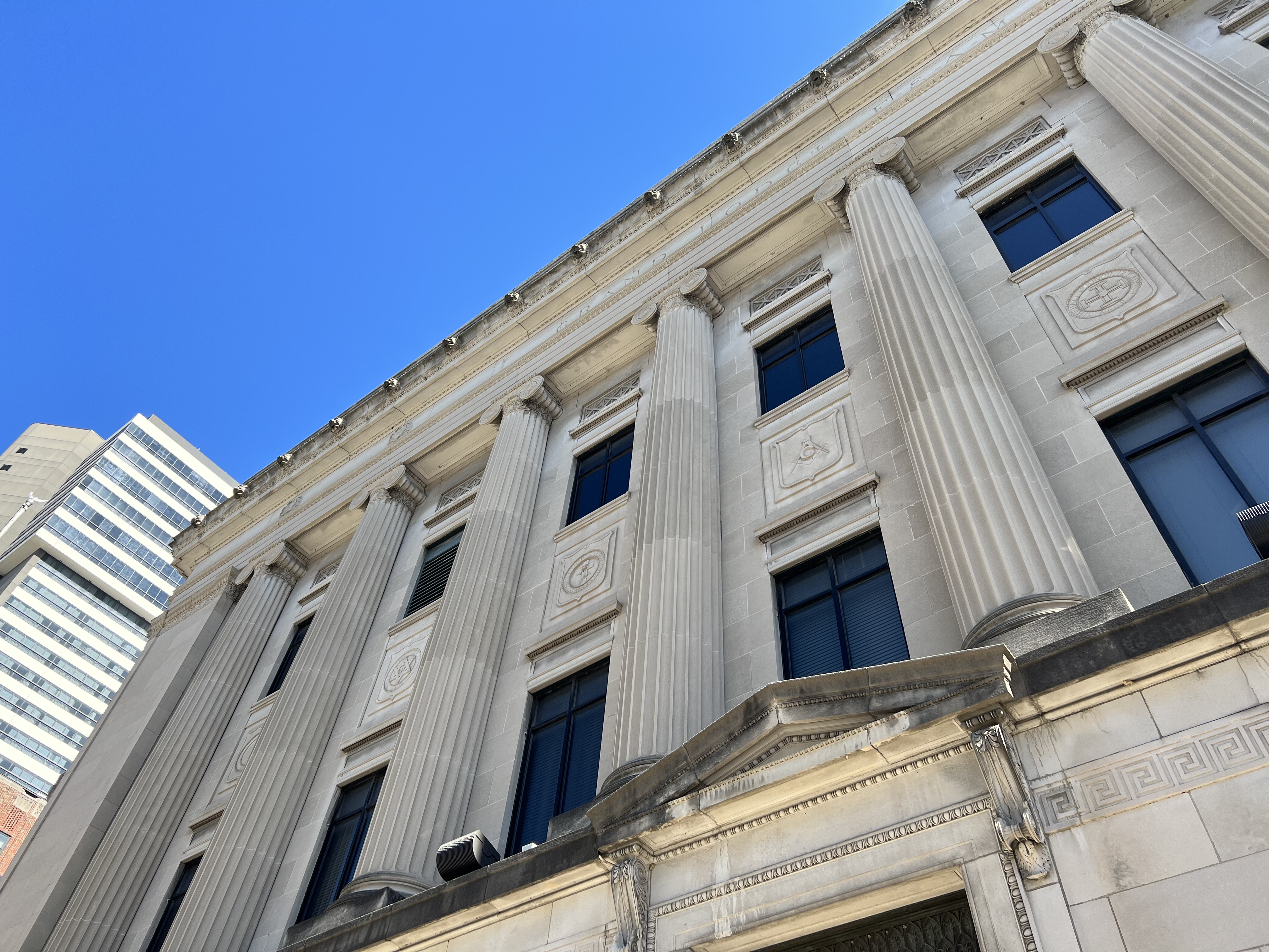 Facade columns and Masonic emblems